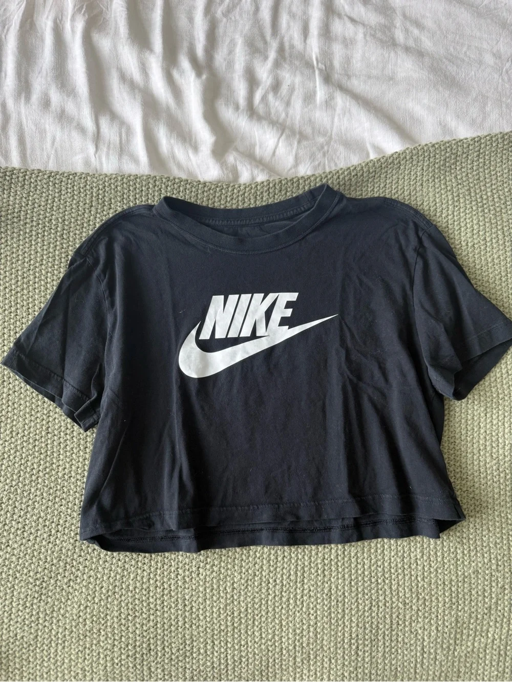 Nike Black Cropped Tee - Picture 1 of 2